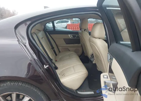 2015 Jaguar Xf 2.0T Premium z USA, uszkodzony, nr VIN SAJWA0FS0FPU79313